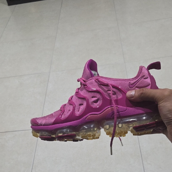 Nike Fuchsia VaporMax Plus Shoes - Picture 1 of 2
